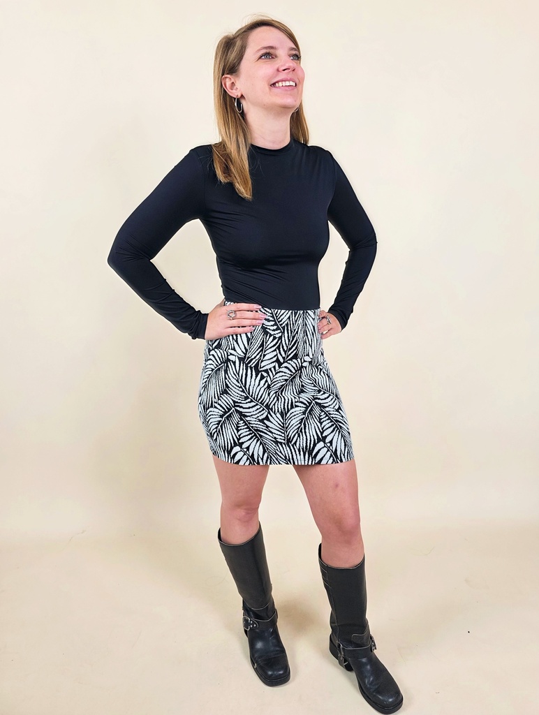 [00192] Mini jupe moulante à imprimé feuilles tropicales noir et blanc