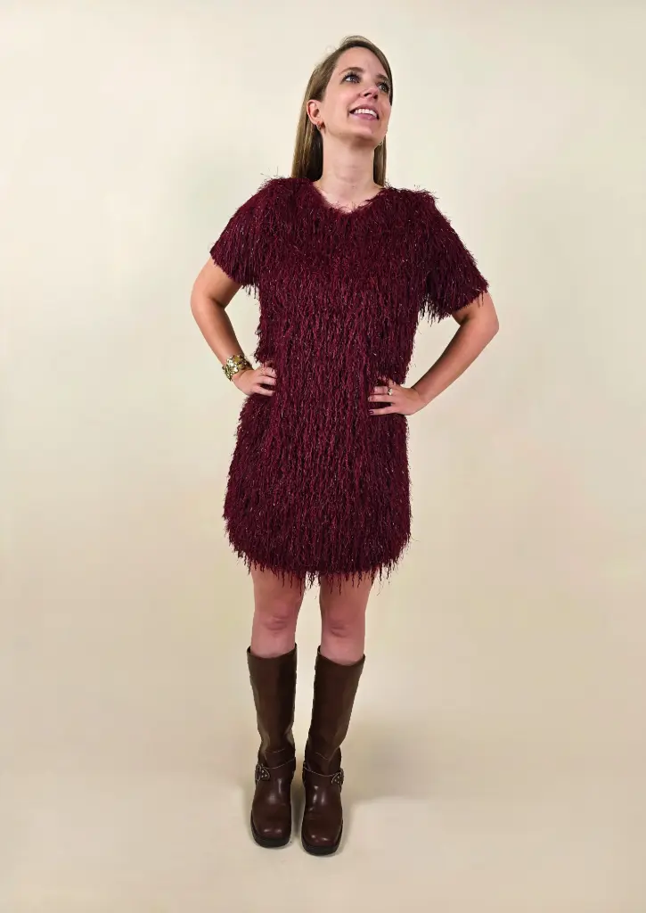 [00242] Robe courte bordeaux à franges