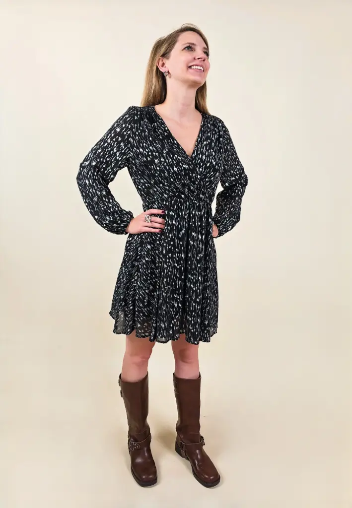 Robe courte noire et argent