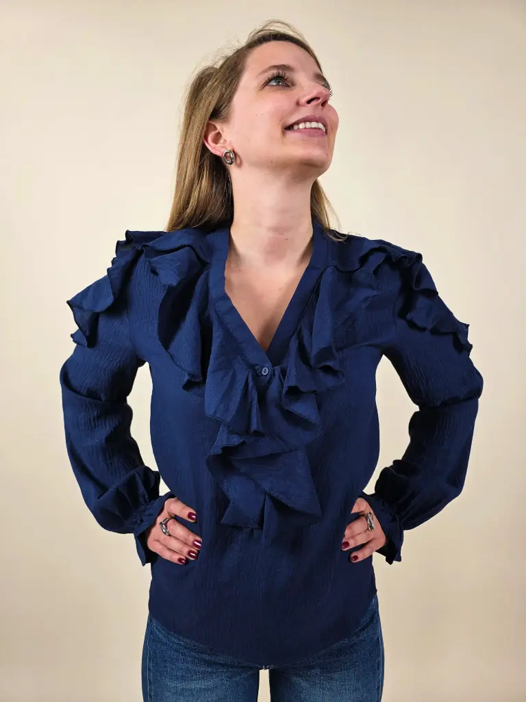 [00250_S] Blouse bleue avec volant aux épaules et manches longues (S)
