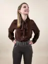 Chemisier marron avec noeud 