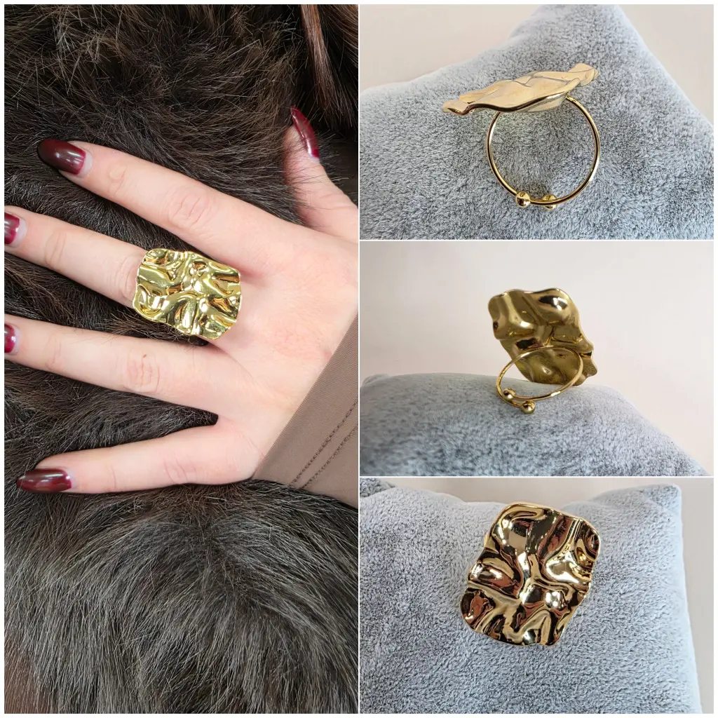 [00269] Bague dorée rectangulaire à surface froissée