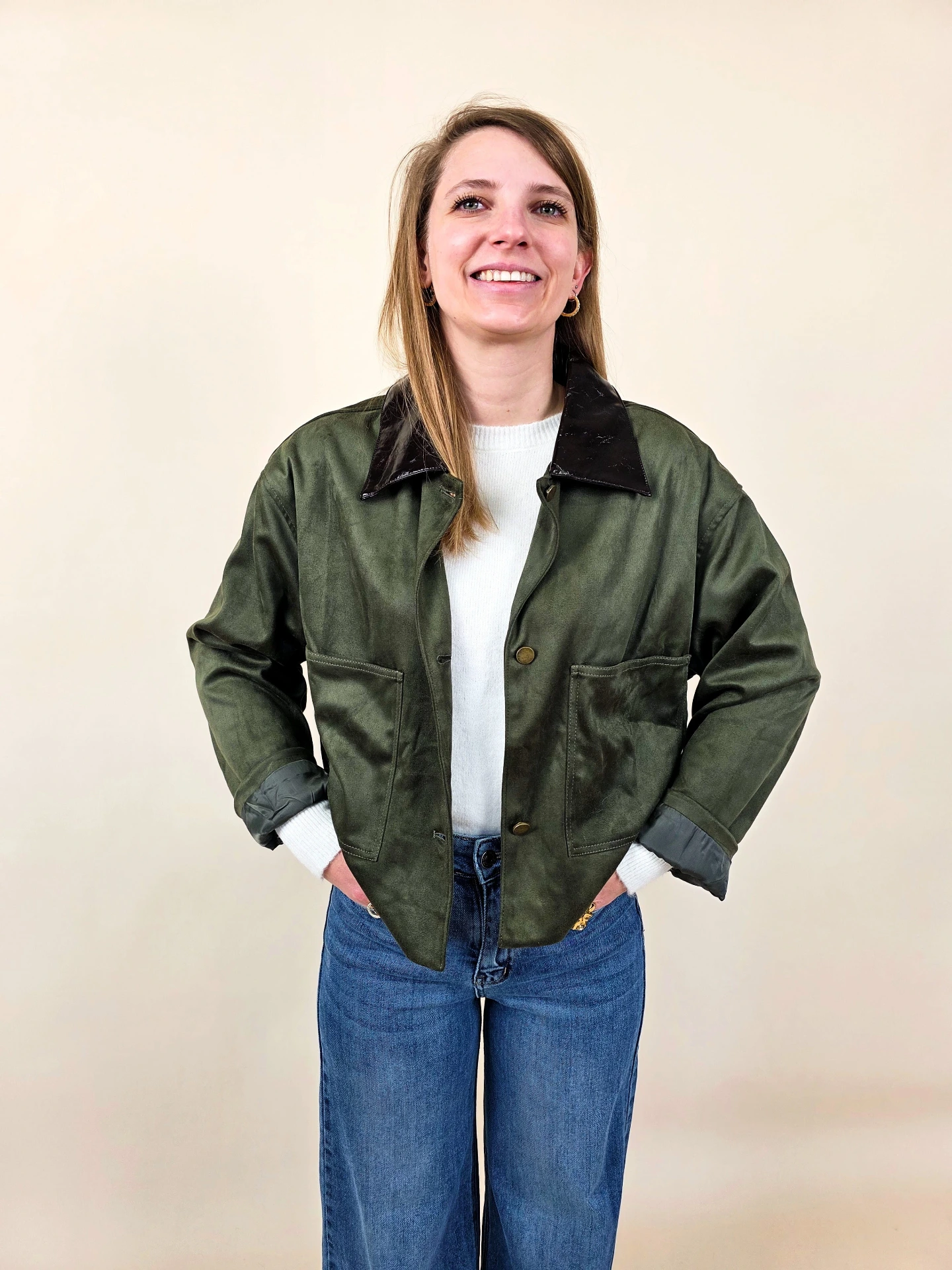 [00481_S] Veste courte verte à col contrastant verni (S)