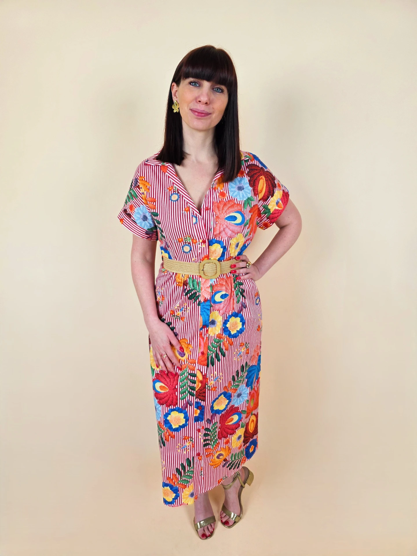 Robe longue à rayures rouges et imprimé floral