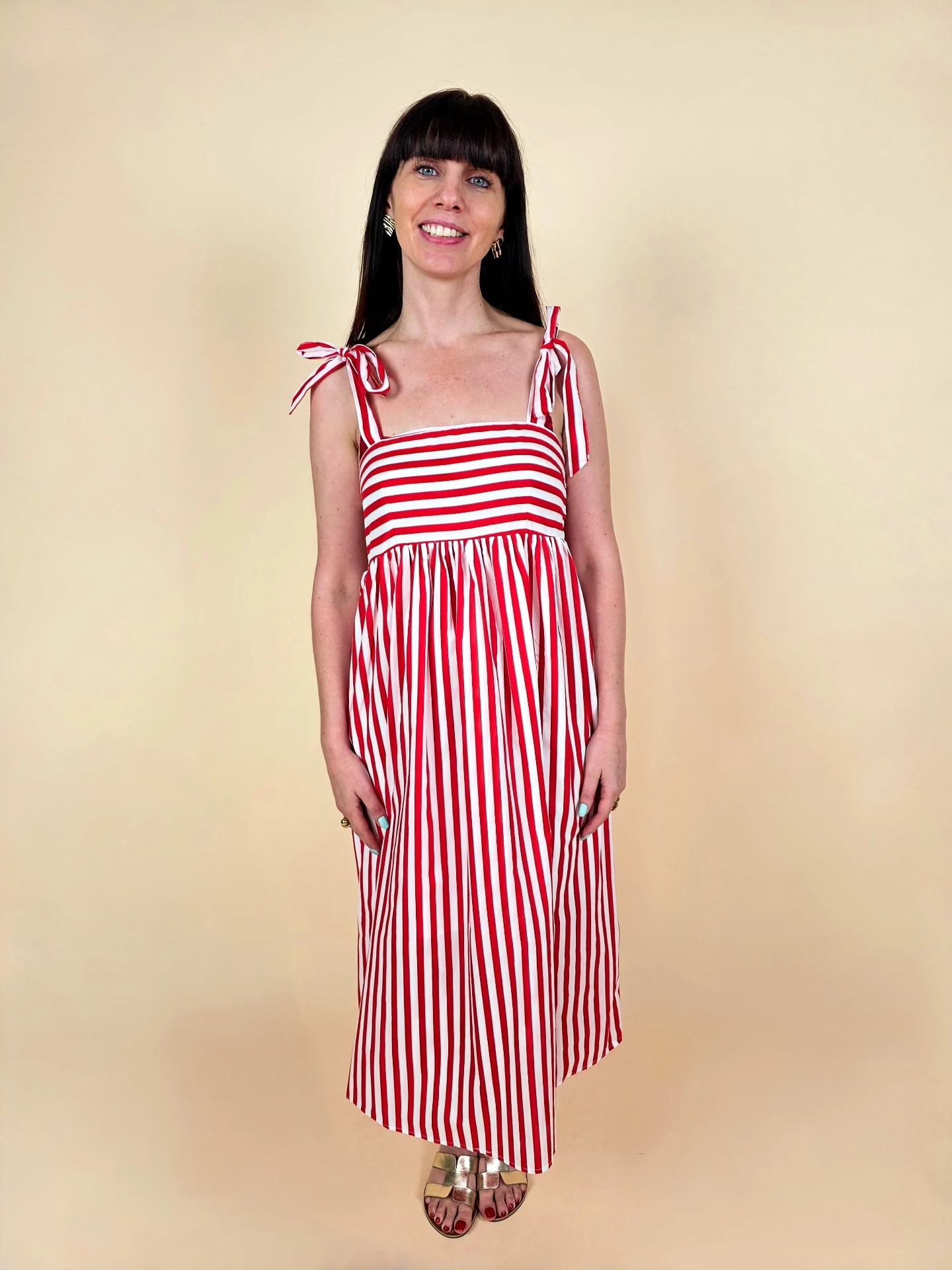 Robe rayée rouge et blanche