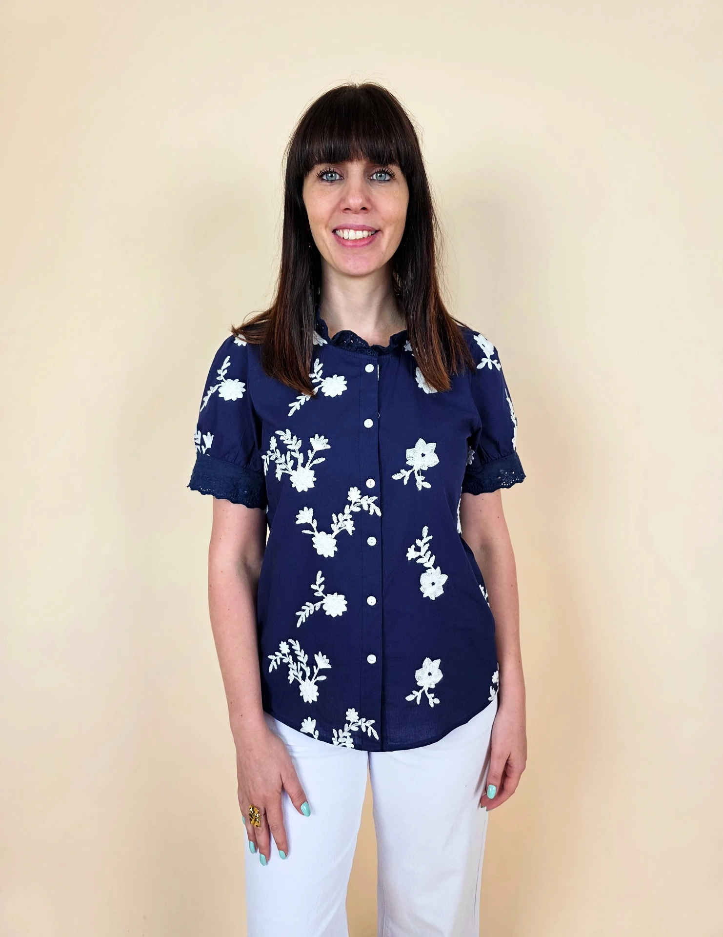 Blouse à broderies florales poétiques